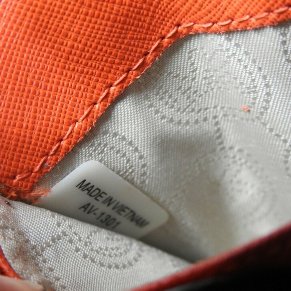 Michael Kors Bedford Studded Zip Clutch Bag - Picture 5 of 8